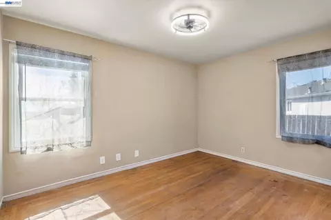 Bedroom - 477 Cascade Rd, San Leandro, CA 94577 photo 4 of 9