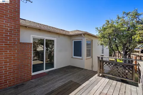 Exterior - 477 Cascade Rd, San Leandro, CA 94577 photo 7 of 12