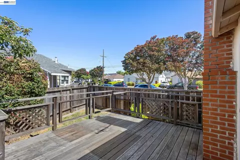 Exterior - 477 Cascade Rd, San Leandro, CA 94577 photo 6 of 12
