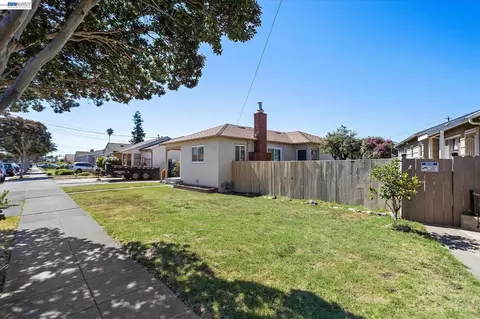 Exterior - 477 Cascade Rd, San Leandro, CA 94577 photo 2 of 12