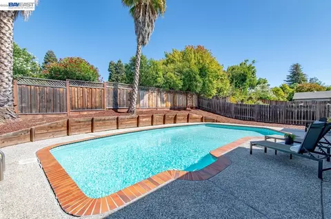 Exterior - 824 Sylvaner Dr, Pleasanton, CA 94566 photo 8 of 9