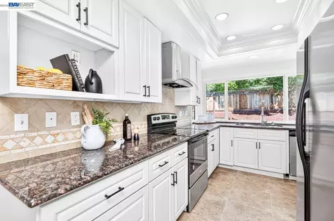 Kitchen - 824 Sylvaner Dr, Pleasanton, CA 94566 photo 1 of 5