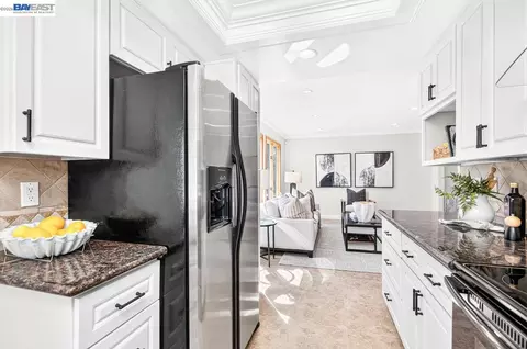 Kitchen - 824 Sylvaner Dr, Pleasanton, CA 94566 photo 4 of 5