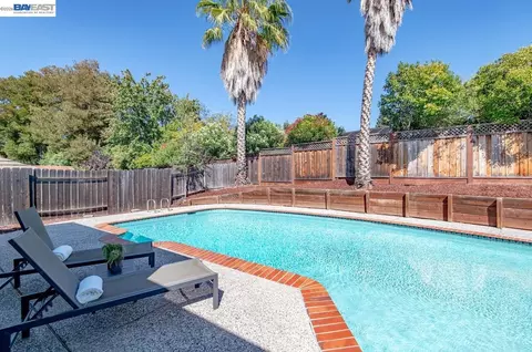 Exterior - 824 Sylvaner Dr, Pleasanton, CA 94566 photo 9 of 9