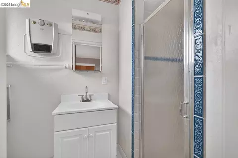Bath - 206 Colgate, Kensington, CA 94708 photo 1 of 2