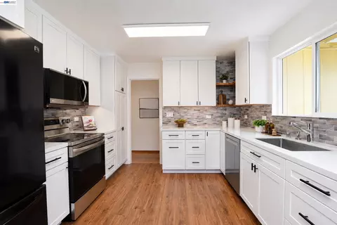Kitchen - 233 Fairmont Ave, Vallejo, CA 94590 photo 1 of 1