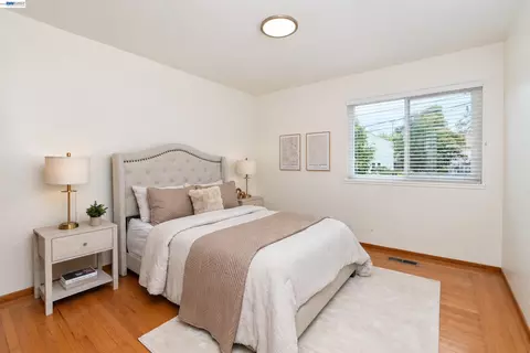 Bedroom - 233 Fairmont Ave, Vallejo, CA 94590 photo 1 of 3