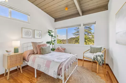 Bedroom - 1024 Overlook Rd, Berkeley, CA 94708 photo 4 of 4
