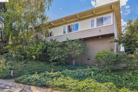 Exterior - 1024 Overlook Rd, Berkeley, CA 94708 photo 3 of 7