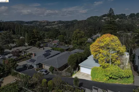 View/Area - 1024 Overlook Rd, Berkeley, CA 94708 photo 5 of 6