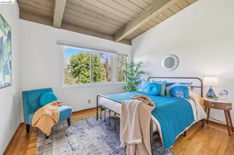 Bedroom - 1024 Overlook Rd, Berkeley, CA 94708 photo 3 of 4