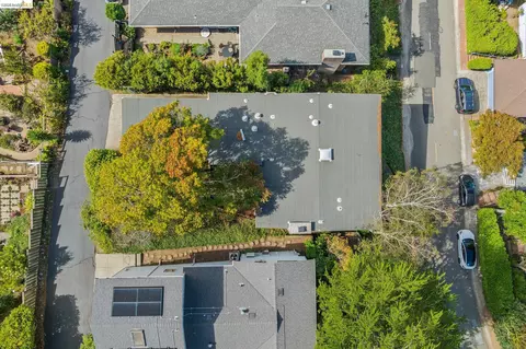 View/Area - 1024 Overlook Rd, Berkeley, CA 94708 photo 2 of 6
