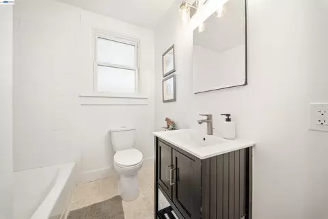 Bath - 542 Adams St, Albany, CA 94706 photo 2 of 2