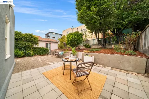 Exterior - 542 Adams St, Albany, CA 94706 photo 2 of 3