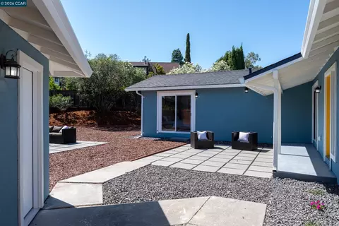 Exterior - 258 Azalea Ct, Fairfield, CA 94533 photo 6 of 8