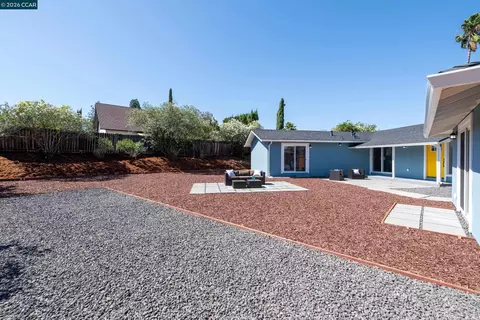Exterior - 258 Azalea Ct, Fairfield, CA 94533 photo 7 of 8