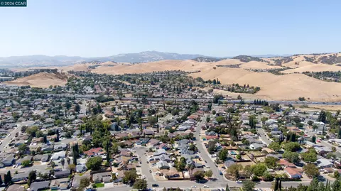 View/Area - 258 Azalea Ct, Fairfield, CA 94533 photo 8 of 15
