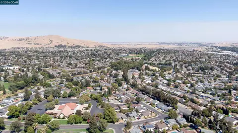 View/Area - 258 Azalea Ct, Fairfield, CA 94533 photo 14 of 15