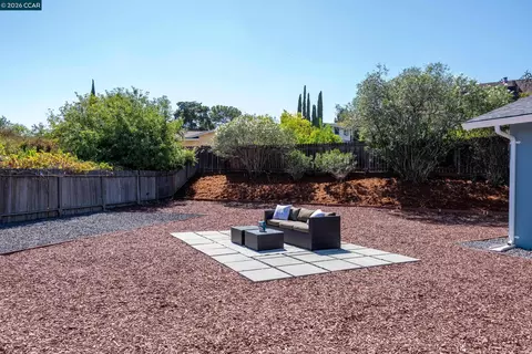 Exterior - 258 Azalea Ct, Fairfield, CA 94533 photo 8 of 8