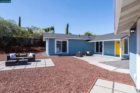 Exterior - 258 Azalea Ct, Fairfield, CA 94533 photo 5 of 8