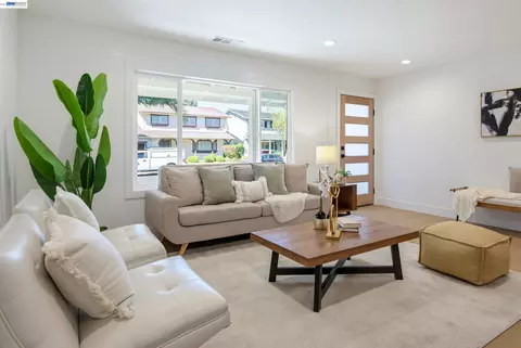 Living - 5290 Crestline Way, Pleasanton, CA 94566 photo 2 of 4