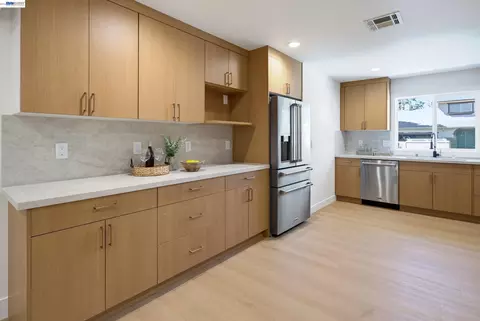 Kitchen - 5290 Crestline Way, Pleasanton, CA 94566 photo 3 of 6