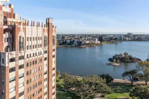492 Staten Ave #1002, Oakland, CA 94610