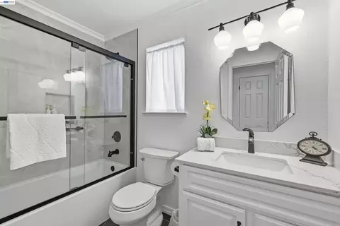 Bath - 8040 Mountain View Dr #D, Pleasanton, CA 94588 photo 1 of 2