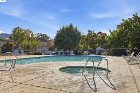 Exterior - 8040 Mountain View Dr #D, Pleasanton, CA 94588 photo 7 of 8