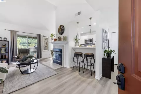 Entry Way - 8040 Mountain View Dr #D, Pleasanton, CA 94588 photo 1 of 1