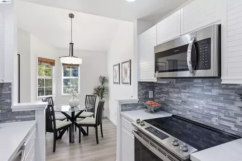 Kitchen - 8040 Mountain View Dr #D, Pleasanton, CA 94588 photo 6 of 6