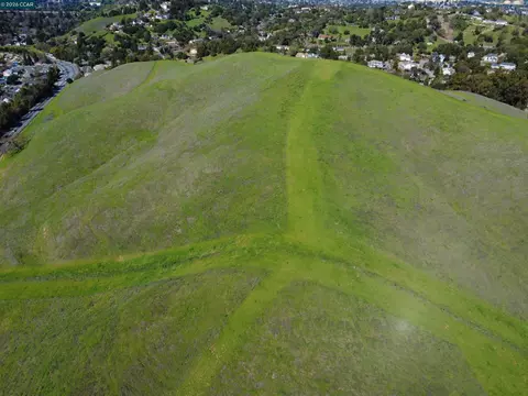Vine Hill Way, Martinez, CA 94553 photo 2