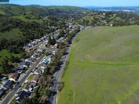 Vine Hill Way, Martinez, CA 94553 photo 10