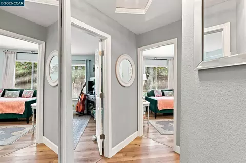 Entry Way - 25 Sparrow Hawk Ct, Oakley, CA 94561 photo 4 of 5