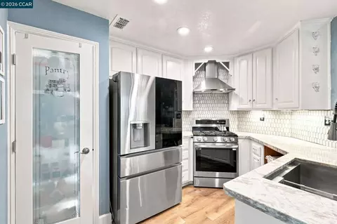 Kitchen - 25 Sparrow Hawk Ct, Oakley, CA 94561 photo 1 of 2