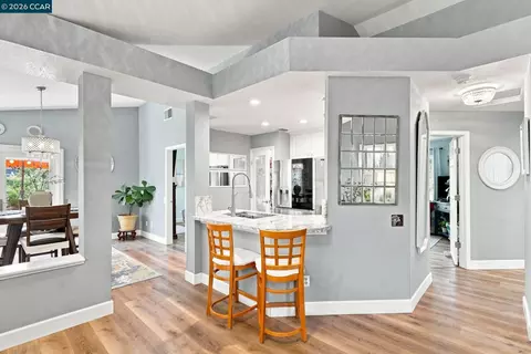 Entry Way - 25 Sparrow Hawk Ct, Oakley, CA 94561 photo 3 of 5