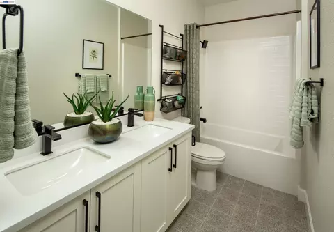 Bath - 381 Elderberry Way, Napa, CA 94558 photo 4 of 4