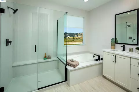 Bath - 381 Elderberry Way, Napa, CA 94558 photo 2 of 4
