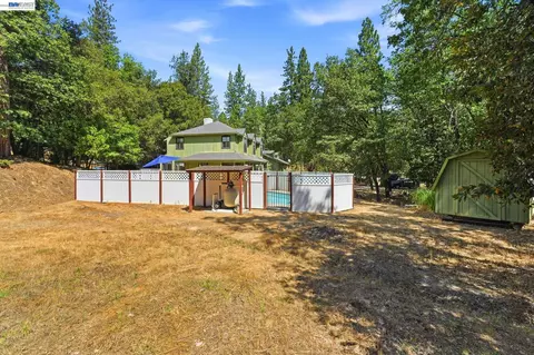 Exterior - 21916 Fallview Dr, Sonora, CA 95370 photo 11 of 13