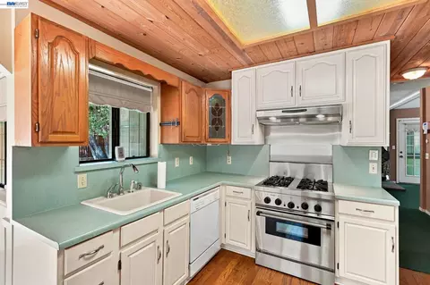 Kitchen - 21916 Fallview Dr, Sonora, CA 95370 photo 1 of 3