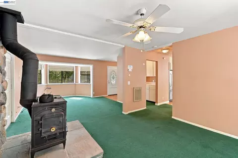 Living - 21916 Fallview Dr, Sonora, CA 95370 photo 3 of 5