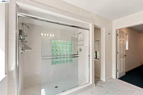 Bath - 21916 Fallview Dr, Sonora, CA 95370 photo 3 of 4