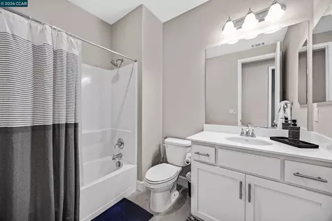 Bath - 1840 Enclave Pl, Concord, CA 94519 photo 3 of 3
