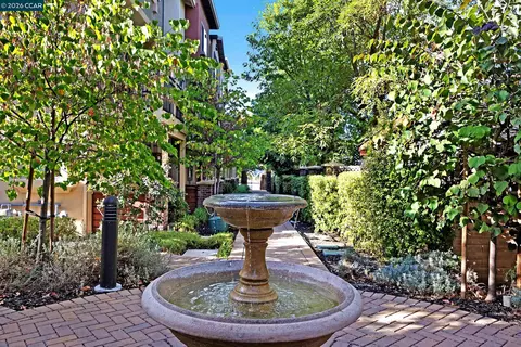 Exterior - 1840 Enclave Pl, Concord, CA 94519 photo 5 of 5