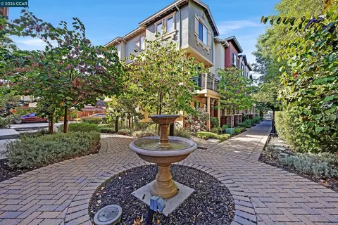 Exterior - 1840 Enclave Pl, Concord, CA 94519 photo 4 of 5