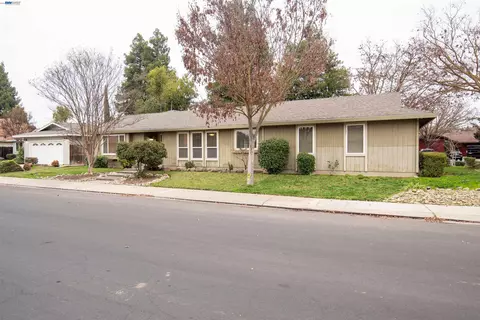 Exterior - 1336 Hidden Glen Dr, Modesto, CA 95355 photo 4 of 8