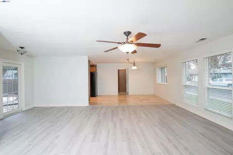 Living - 1336 Hidden Glen Dr, Modesto, CA 95355 photo 3 of 12