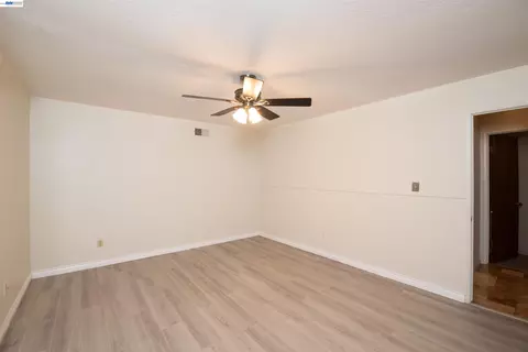 Bedroom - 1336 Hidden Glen Dr, Modesto, CA 95355 photo 2 of 5