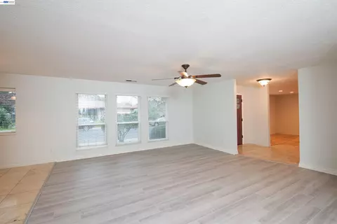 Living - 1336 Hidden Glen Dr, Modesto, CA 95355 photo 9 of 12