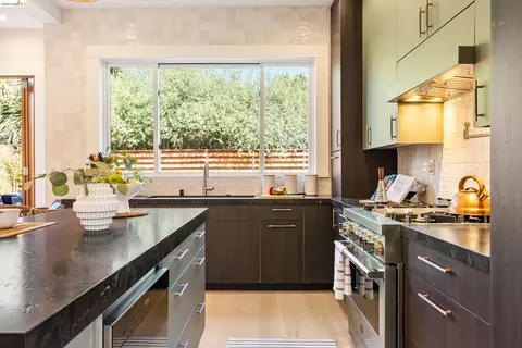 Kitchen - 2619 Mathews St, Berkeley, CA 94702 photo 2 of 3